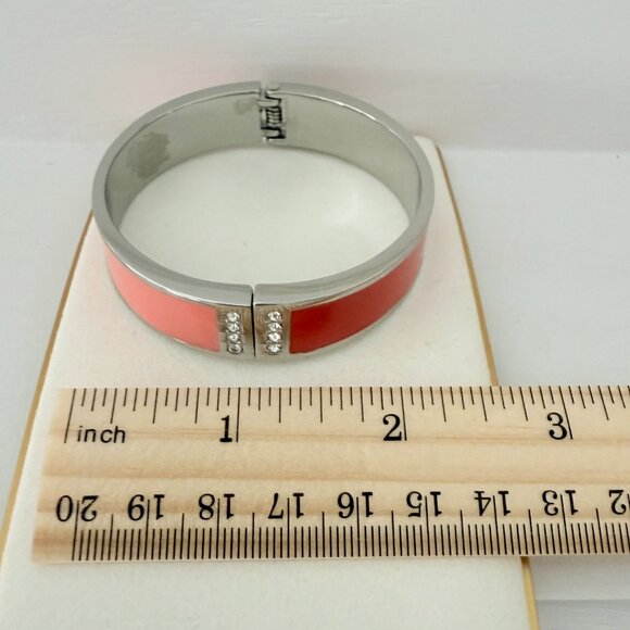 ✨ Add a pop of color and sparkle to your stack with this chic hinged bangle! - Picture 6 of 8